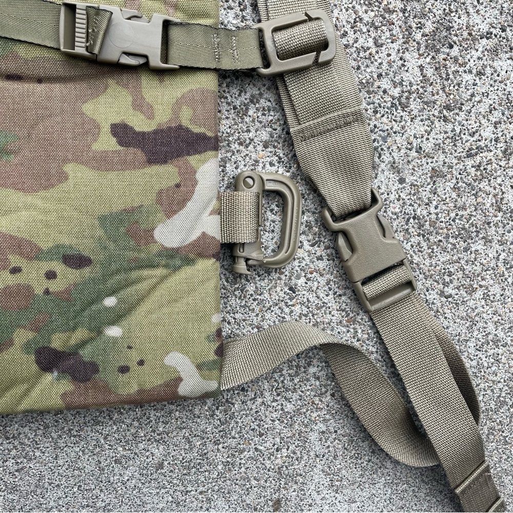Skilcraft Molle II Hydration System Carrier - Picture 9 of 16